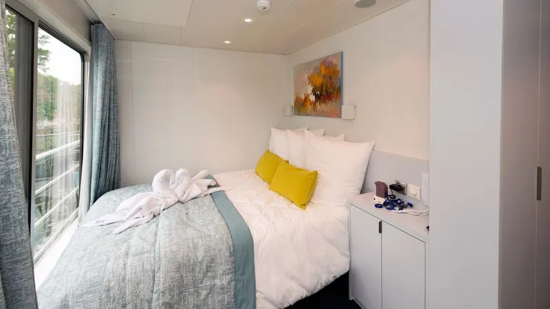 UPPER DECK 1 LARGE BED-PRM CAT B-[B_PMR_PS]