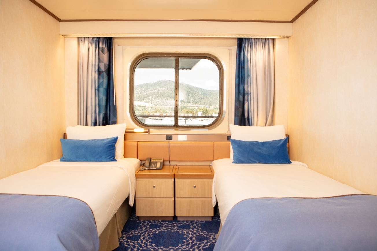 Exterior Cosmos Cabin-[XA]