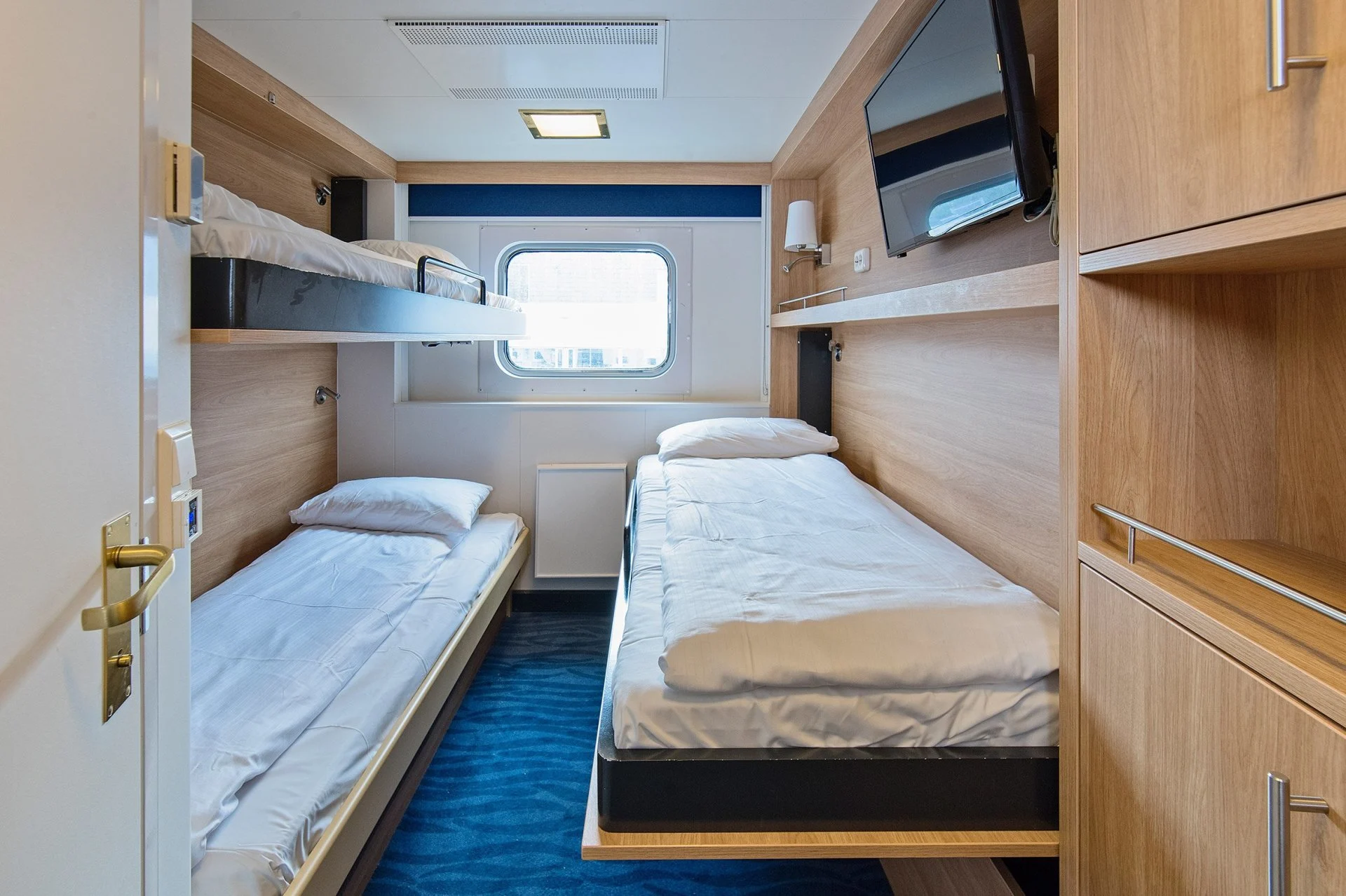 Unspecified cabin for up to 3 travellers Polar Outside-[UNO3]