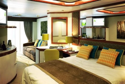 Cabine supérieure de luxe avec balcon et baignoire ou douche – [DD]