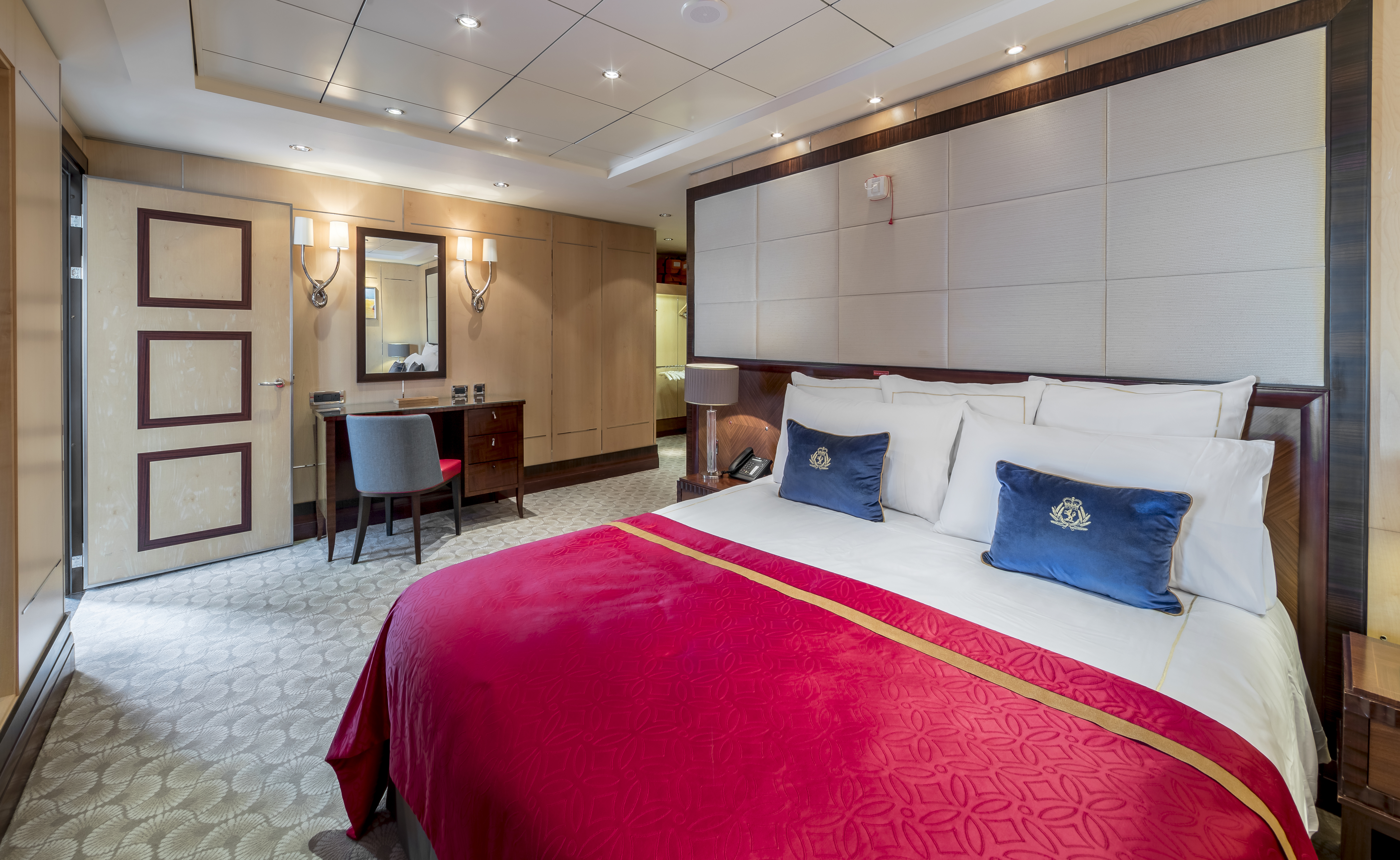 Royal Suite-[Q3]