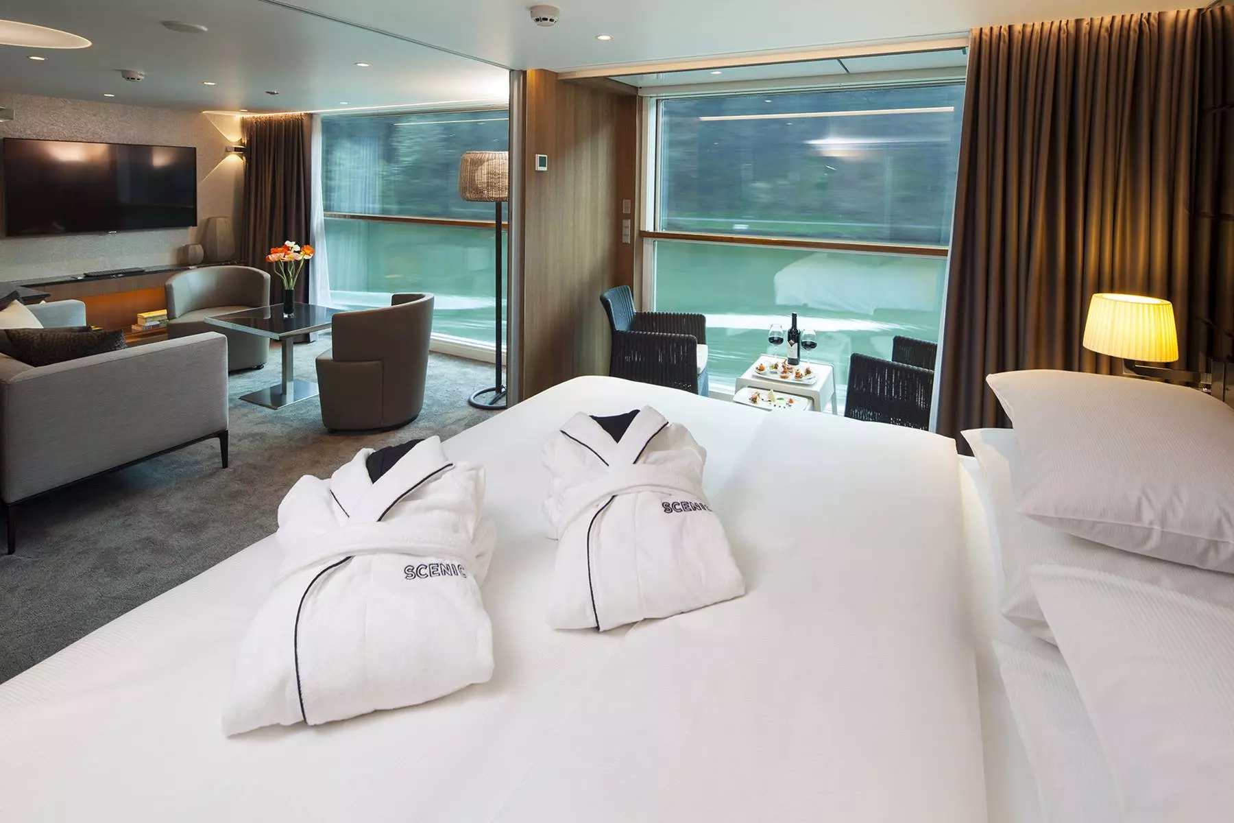 Royal Balcony Suite-[R]