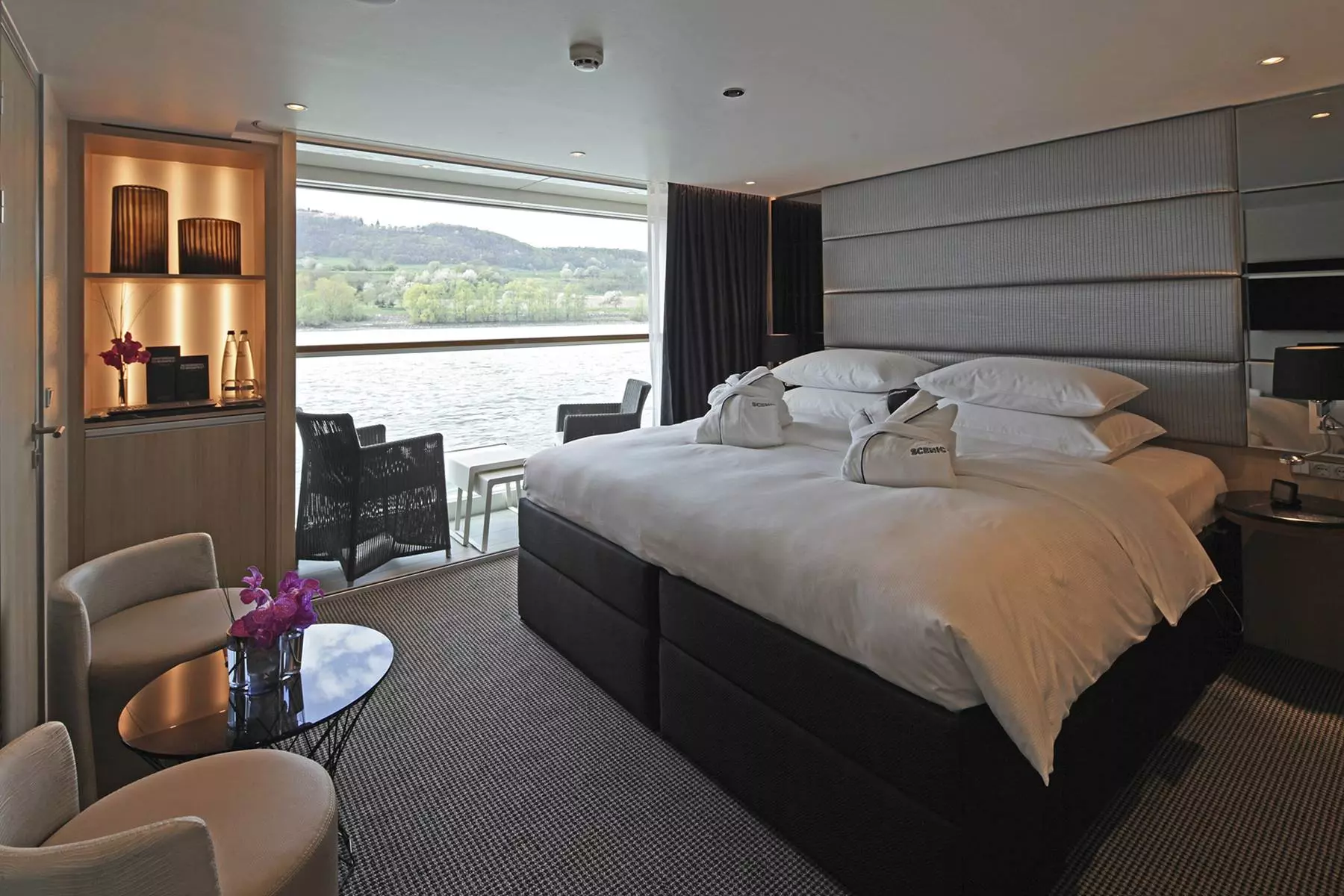 Junior Balcony Suite-[BJ]