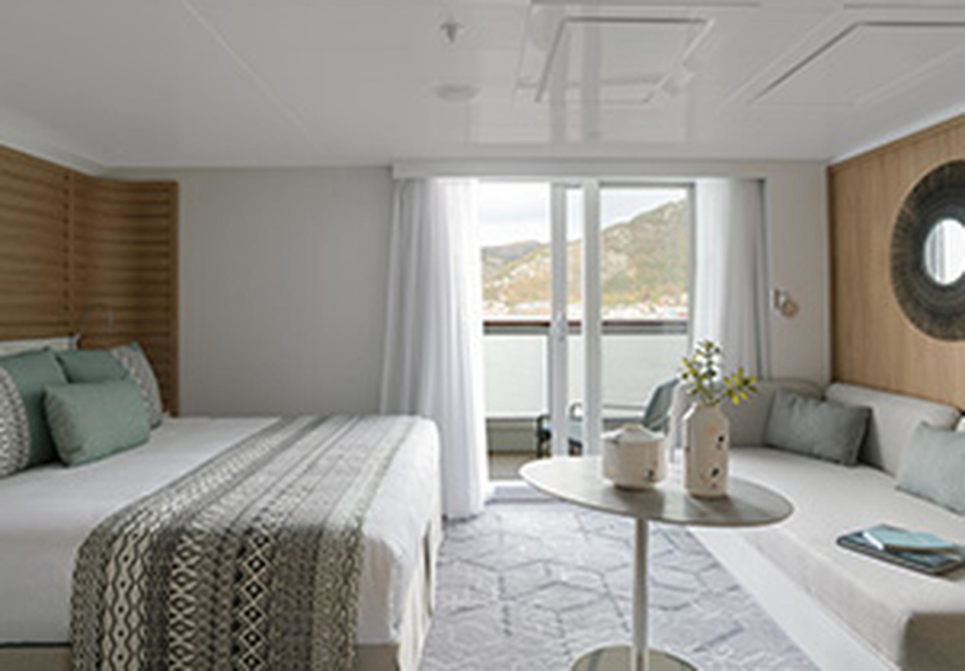 Deluxe Suite Deck 6-[7]