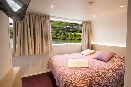 Pont principal avec 1 Lit Double – [1GL_PP]