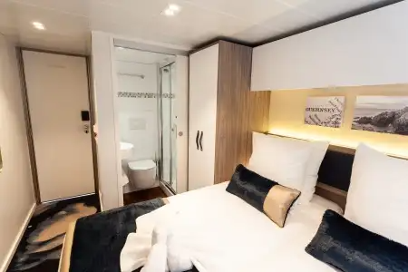 Cabine avec 2 lits sur le pont supérieur – [2PL_PS]