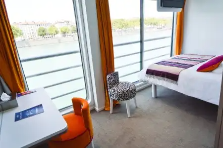 Cabine sur Pont Supérieur avec 1 Lit double – Personne handicapée – [HAG_PS]