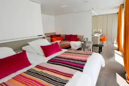 Suite sur Pont Principal avec 2 Lits – [SUI_PS]