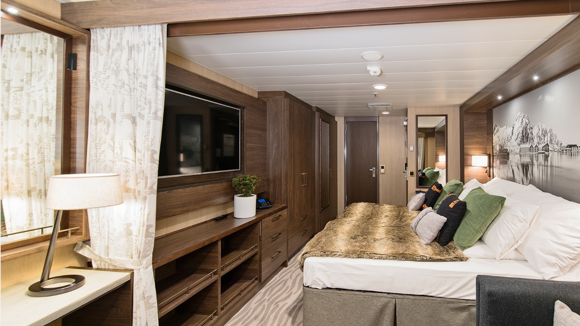 Expedition Suite-[MG4]