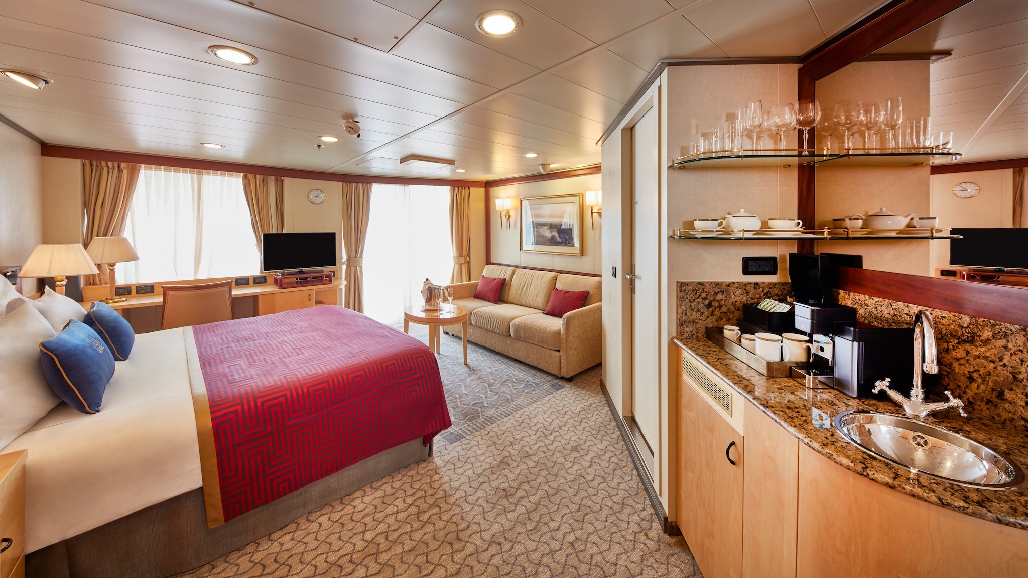 Queens Suite-[Q6]
