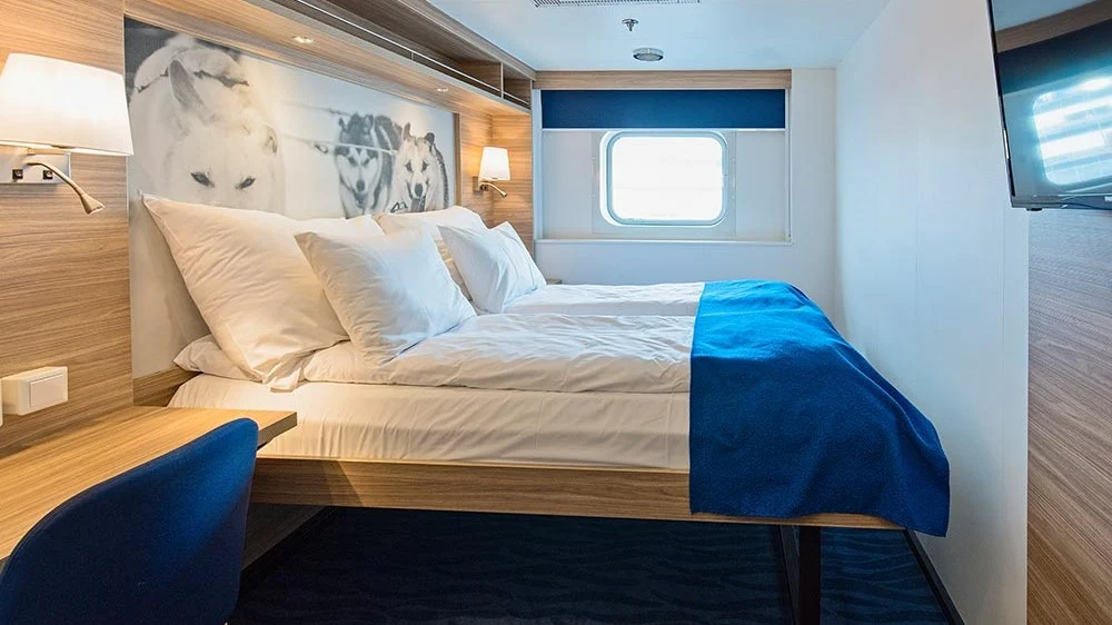 Polar Outside – Unspecified handicapped cabin-[USD]