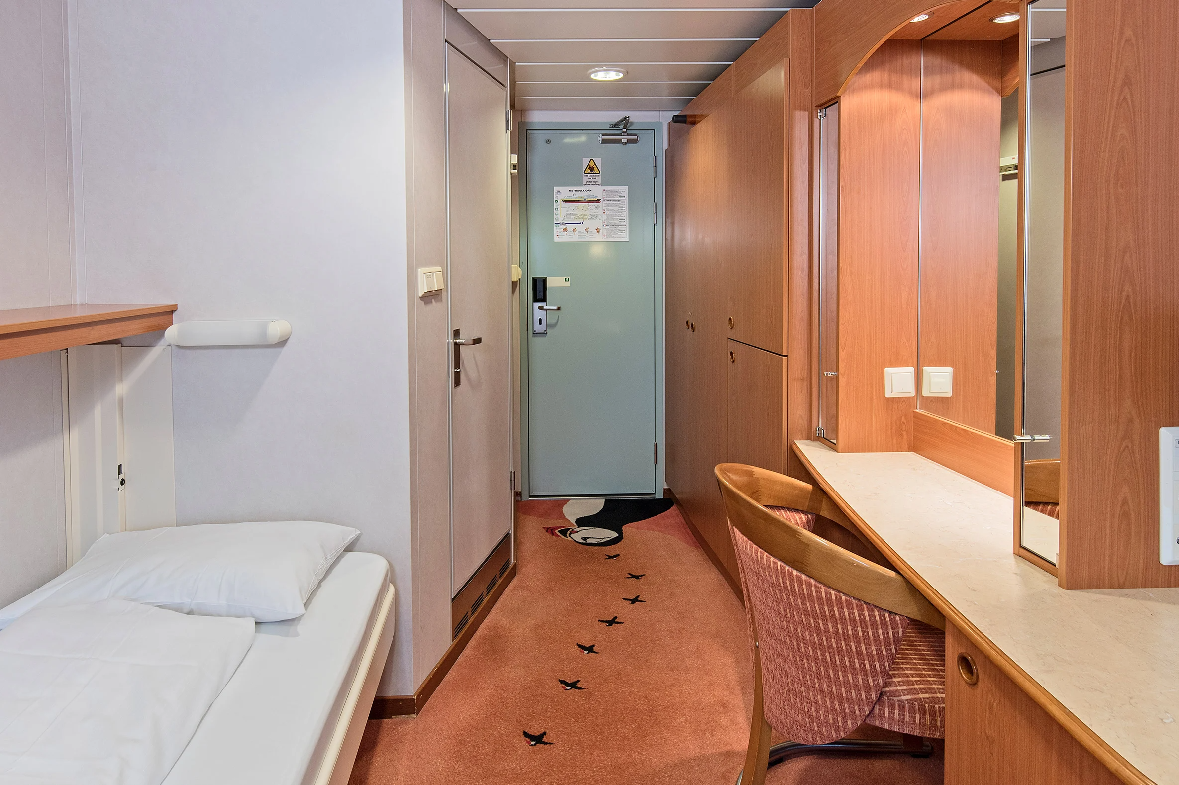 Unspecified cabin Polar Outside-[UNT3]