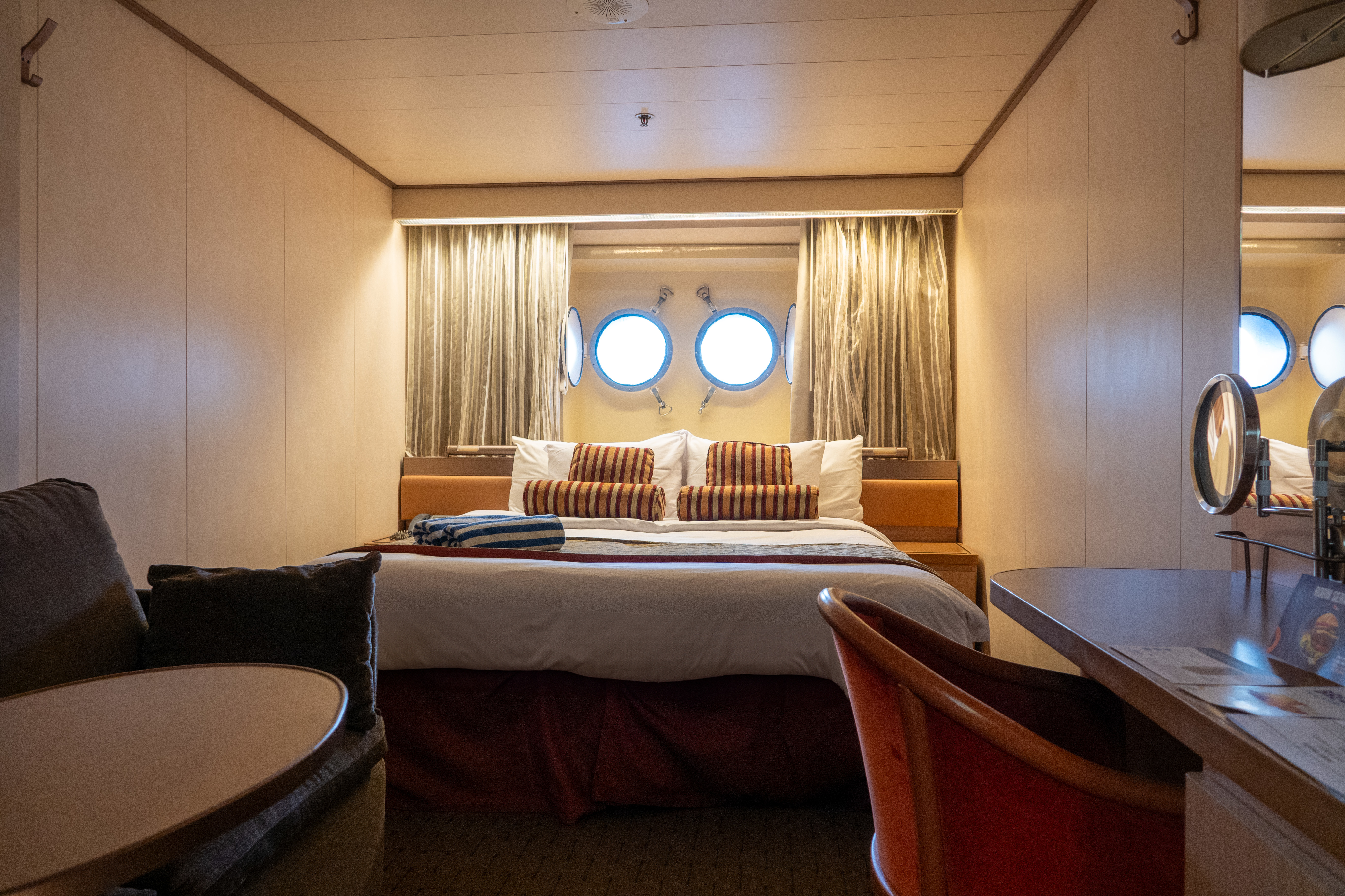 Exterior Cosmos Cabin – [XA]