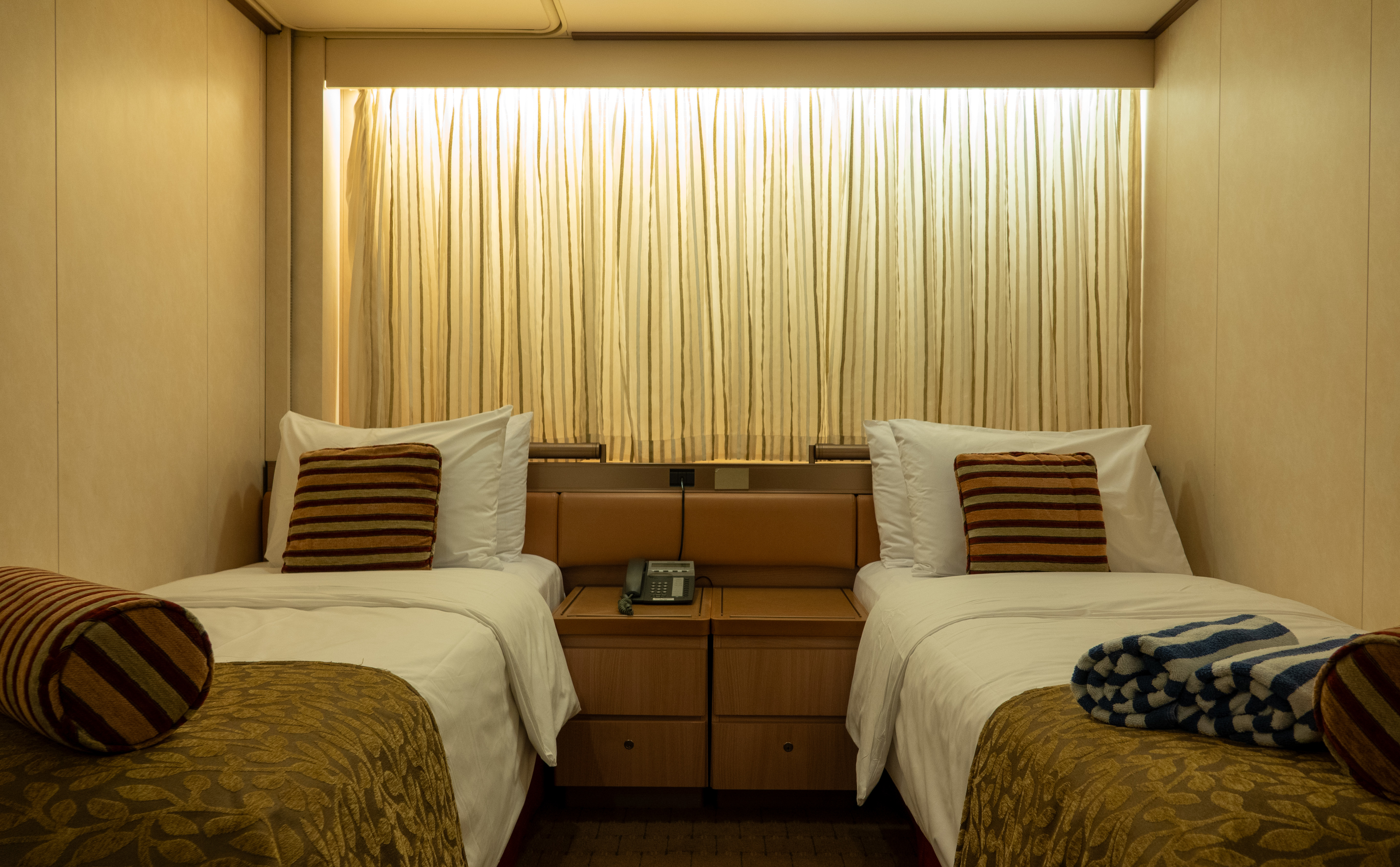 Interior Cosmos Cabin – [IC]