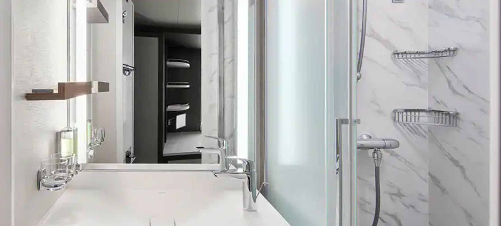 Familien-Balkonkabine (Heck)-[B1]