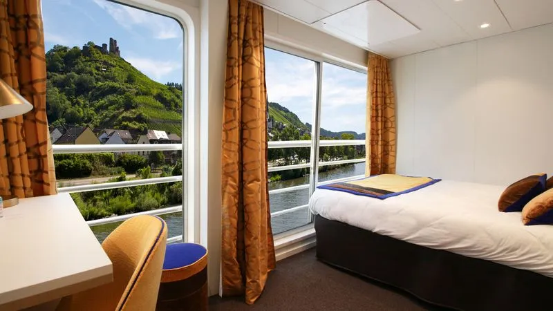 CABINE DE CATEGORIE B AVEC 1 GRAND LIT SUR LE PONT SUPERIEUR POUR PERSONNE HANDICAPEE-[B_PMR_PS]