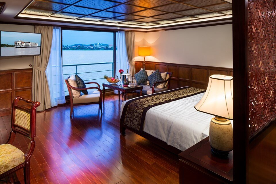 Luxury Suite French & Outside Balcony-[L]