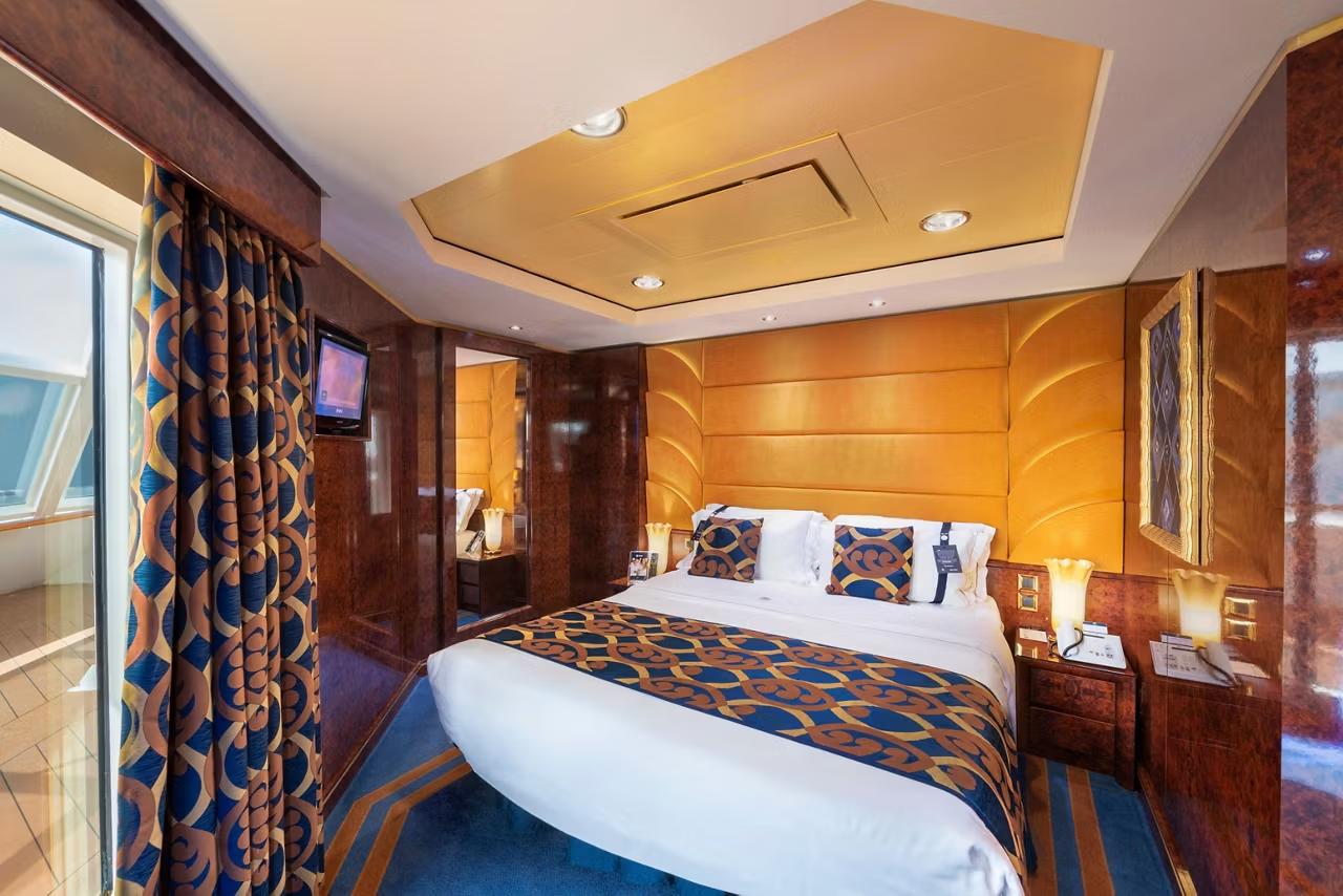 MSC YACHT CLUB EXECUTIVE AND FAMILY SUITE WITH BALCONY-[YCT]