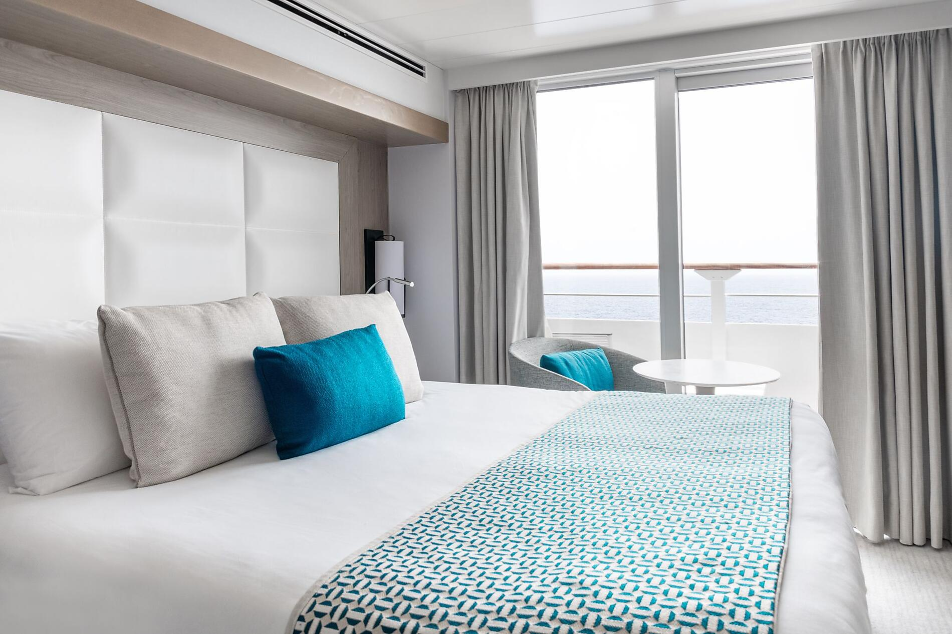 Prestige Stateroom Deck 6-[3]