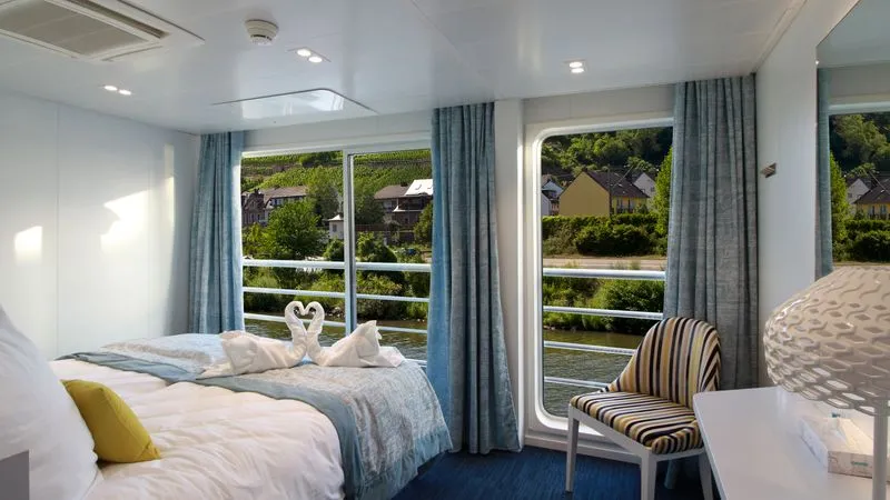 UPPER DECK 2 SEPARABLE BEDS CAT A-[A_GLS_PS]