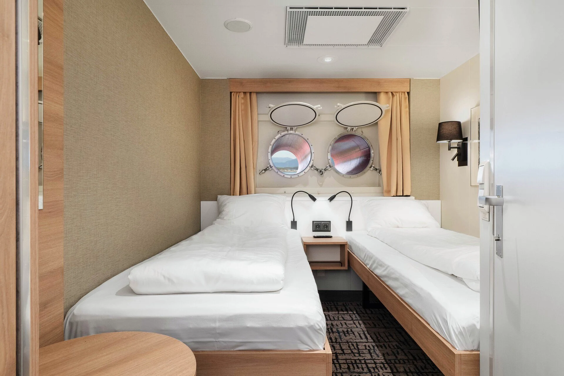 Unspecified Cabin-[USPL]